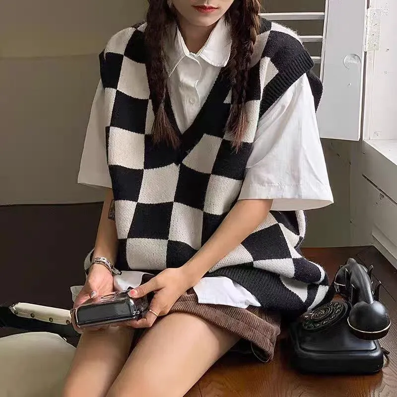 Lanfubeisi fall outfits black women Autumn and Winter Preppy Style All-Match Chessboard Plaid Sweater Vest Female Students Korean Style Loose Sleeveless Vest Knitted Outer Wear