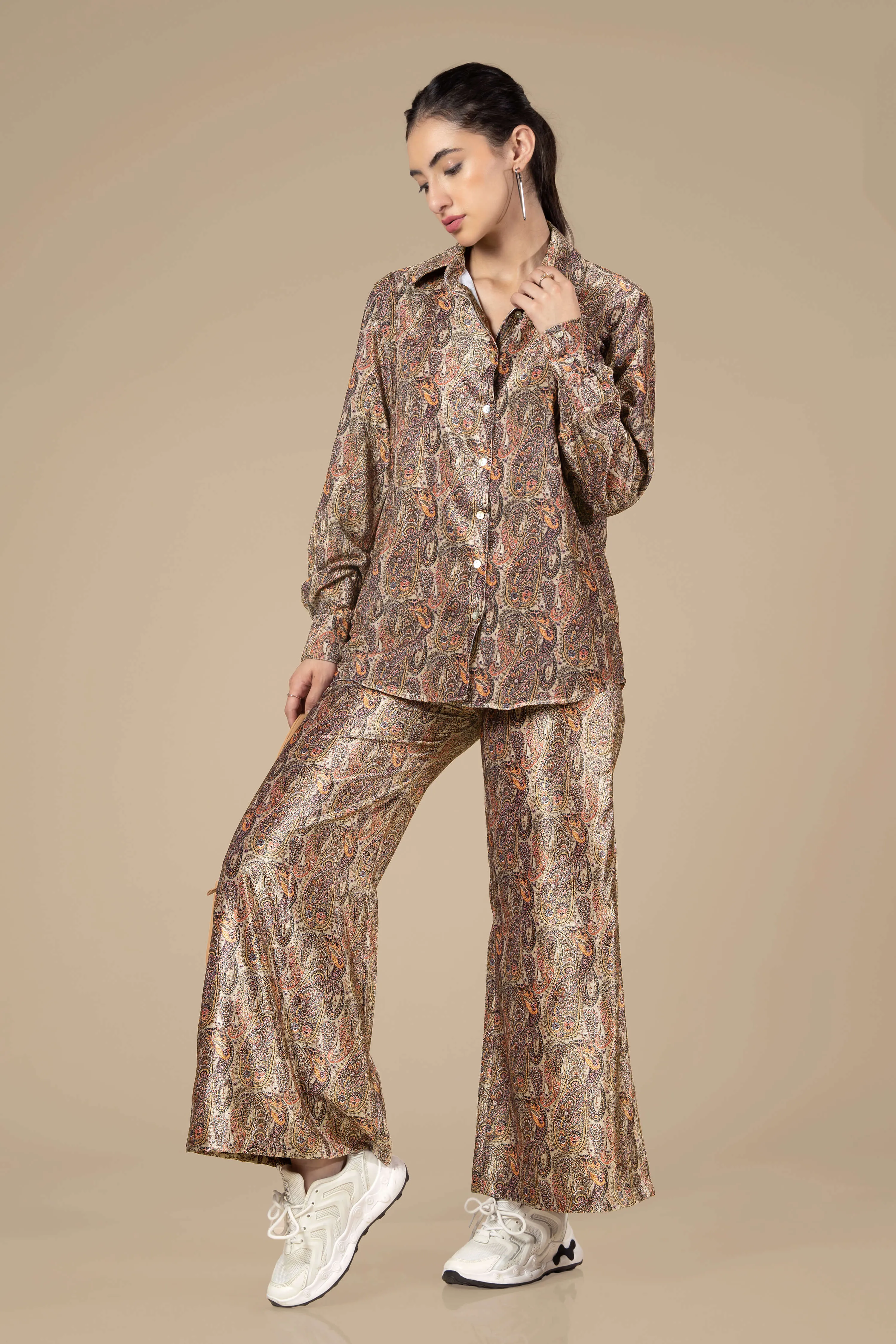 Seamless Paisley Printed Velvet Bottom Wear For Women